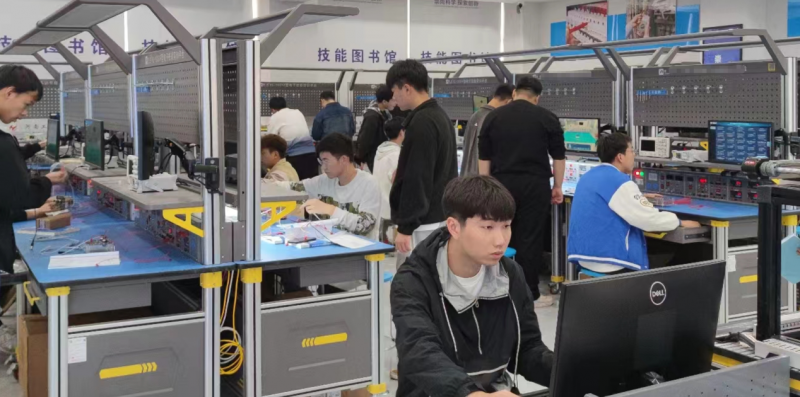 “技能图书馆”强基赋能   打造智能工匠孵化器