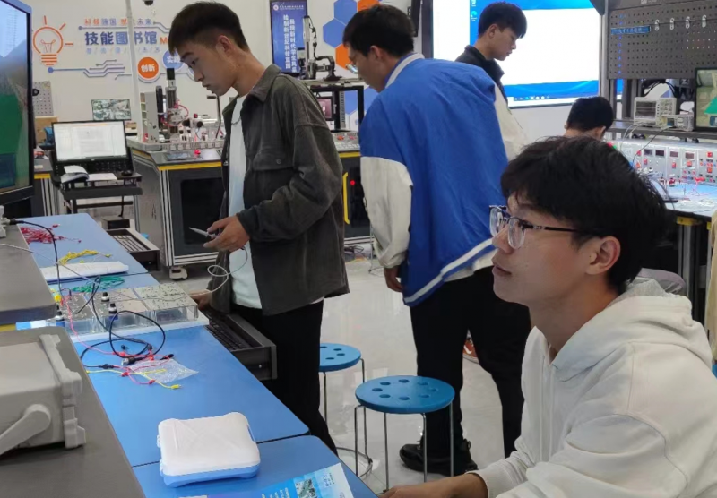 “技能图书馆”强基赋能   打造智能工匠孵化器